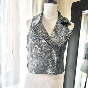 🤘🖤✨ Vintage Rock & Roll Royalty: Mike & Chris Cropped Moto Vest – Small ✨🖤🤘